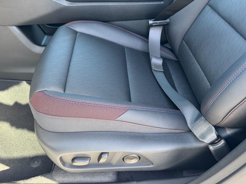 Chevrolet Equinox Vehicle Image 09