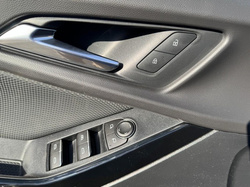 Chevrolet Equinox Vehicle Image 10