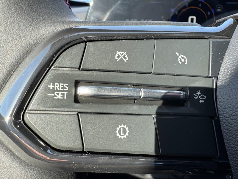 Chevrolet Equinox Vehicle Image 11