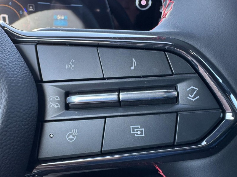 Chevrolet Equinox Vehicle Image 12