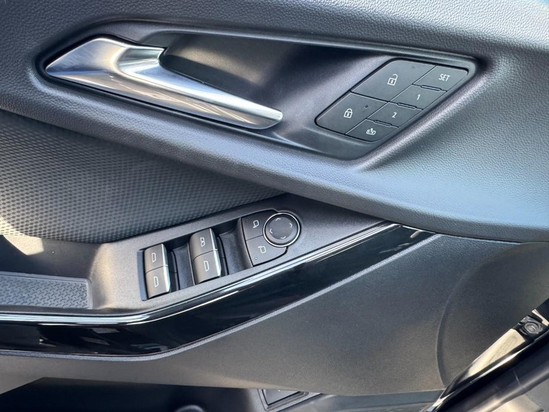 Chevrolet Equinox Vehicle Image 07