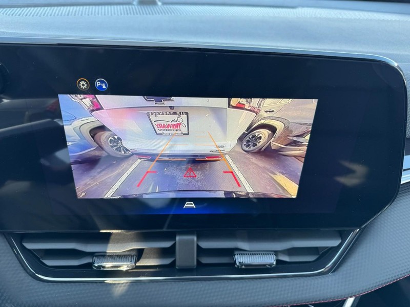 Chevrolet Equinox Vehicle Image 14