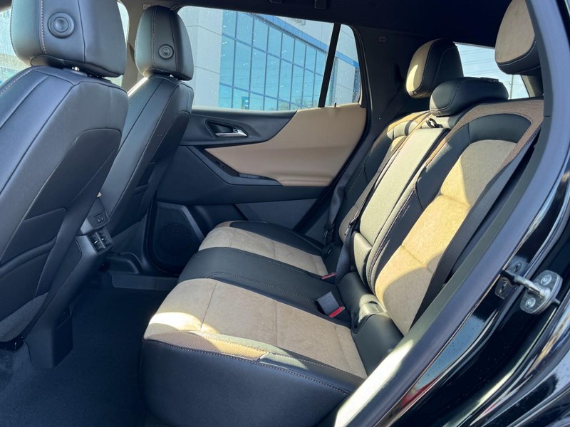 Chevrolet Equinox Vehicle Image 07