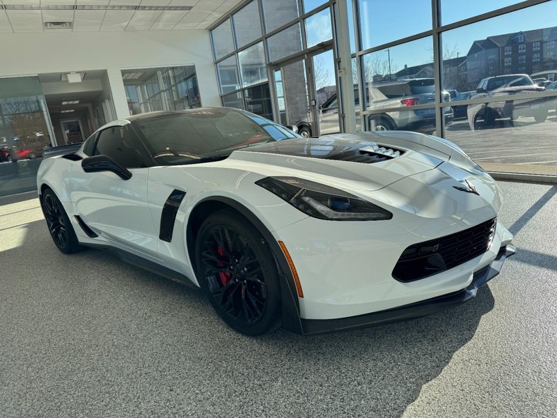 Chevrolet Corvette Vehicle Image 02