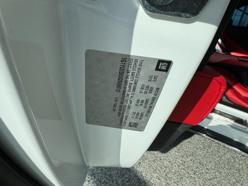 Chevrolet Corvette Vehicle Image 16