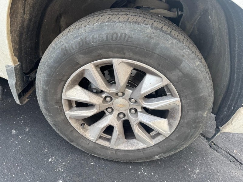 Chevrolet Silverado 1500 Vehicle Image 04