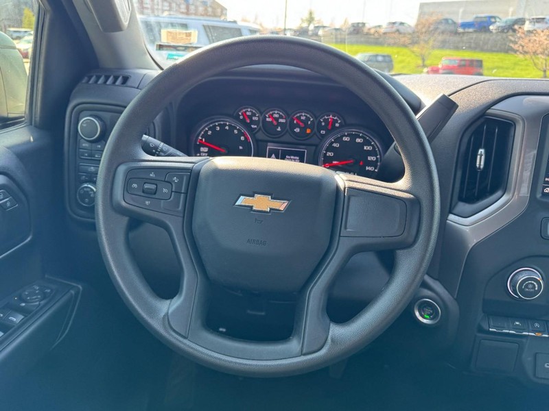 Chevrolet Silverado 1500 Vehicle Image 12