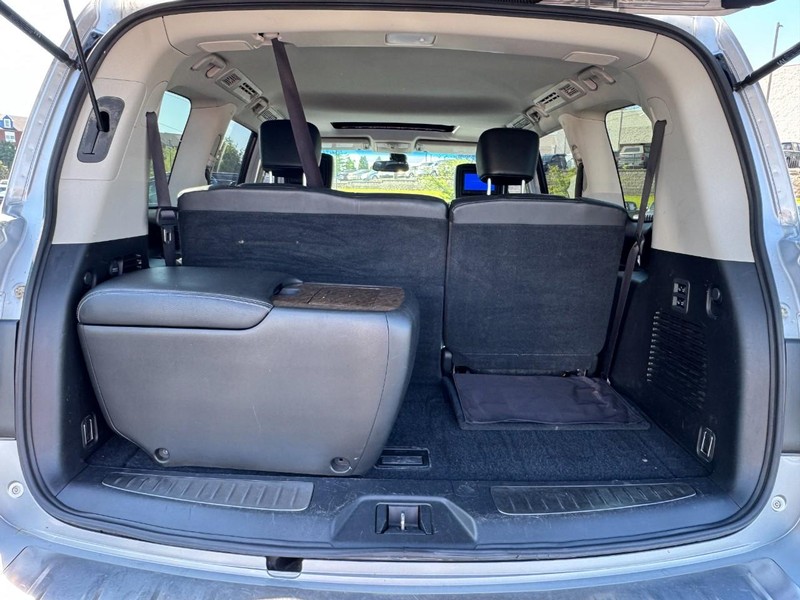 INFINITI QX80 Vehicle Image 06