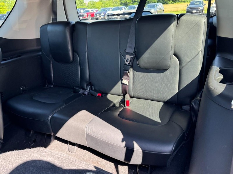 INFINITI QX80 Vehicle Image 13
