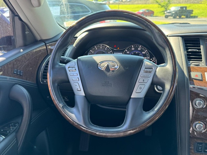 INFINITI QX80 Vehicle Image 15