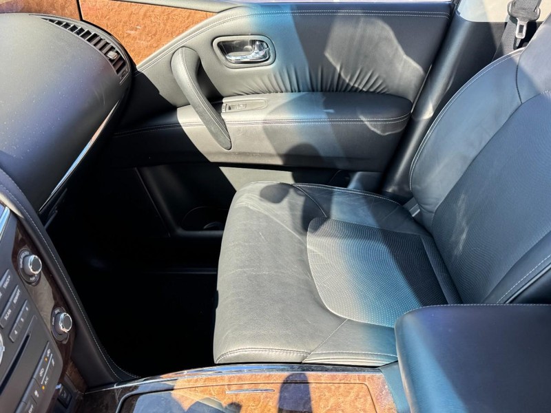 INFINITI QX80 Vehicle Image 16