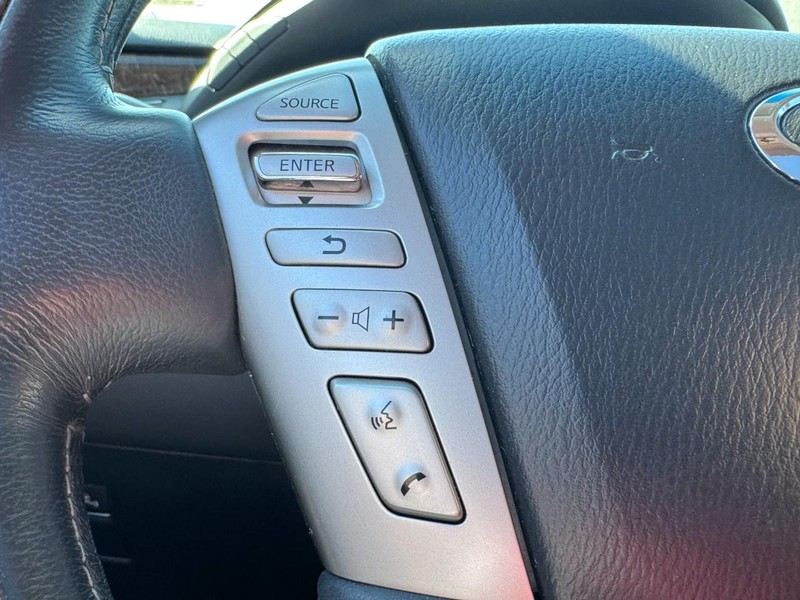 INFINITI QX80 Vehicle Image 19
