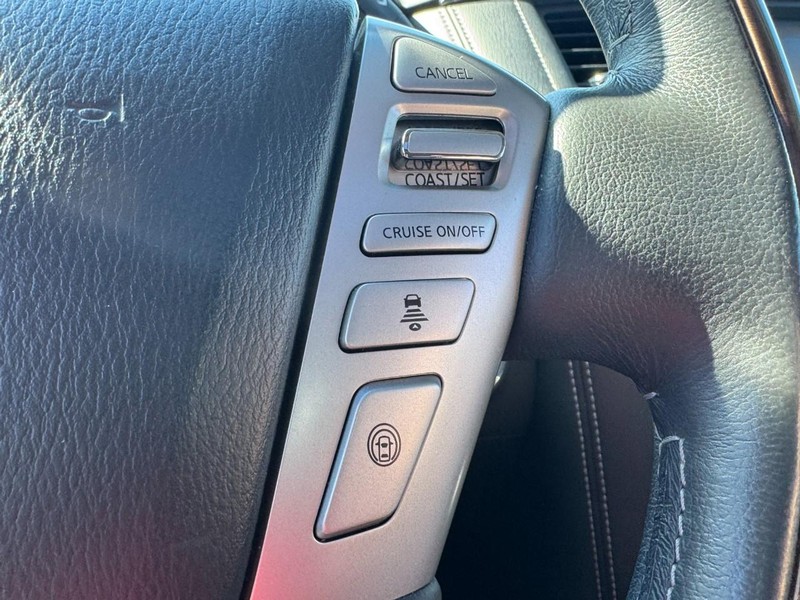 INFINITI QX80 Vehicle Image 20