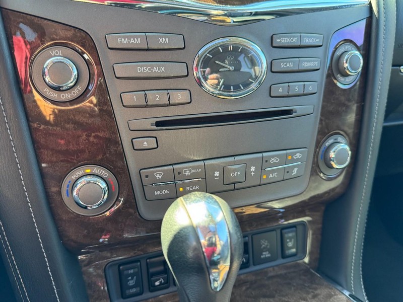 INFINITI QX80 Vehicle Image 21