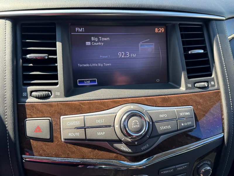 INFINITI QX80 Vehicle Image 22