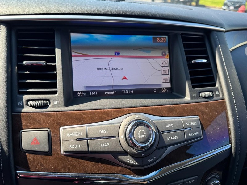 INFINITI QX80 Vehicle Image 23