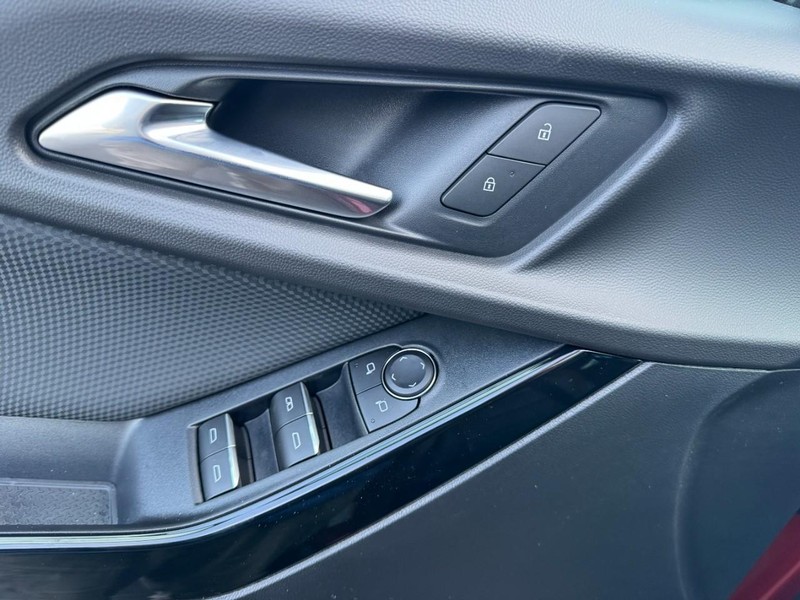 Chevrolet Equinox Vehicle Image 10