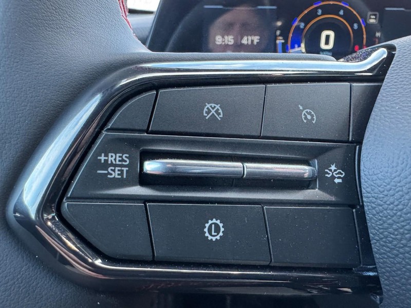 Chevrolet Equinox Vehicle Image 11