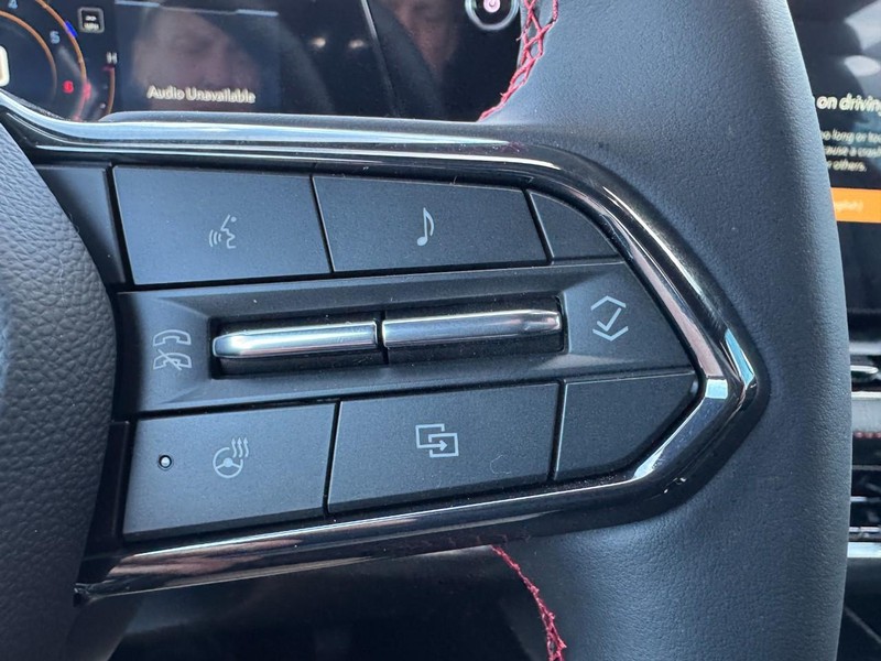 Chevrolet Equinox Vehicle Image 12