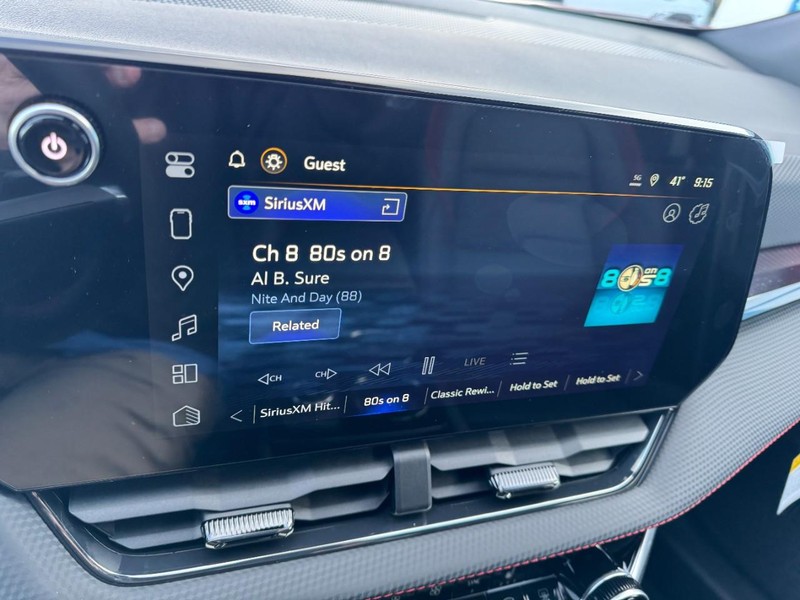 Chevrolet Equinox Vehicle Image 14