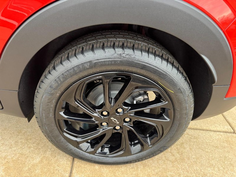 Chevrolet Bolt Vehicle Image 06