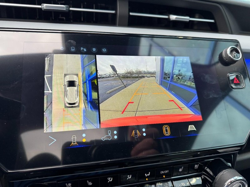 Chevrolet Bolt Vehicle Image 16