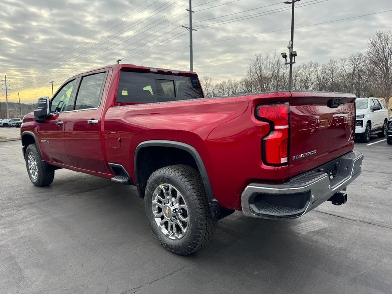 Chevrolet Silverado 2500HD Vehicle Image 06