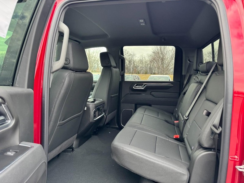 Chevrolet Silverado 2500HD Vehicle Image 09