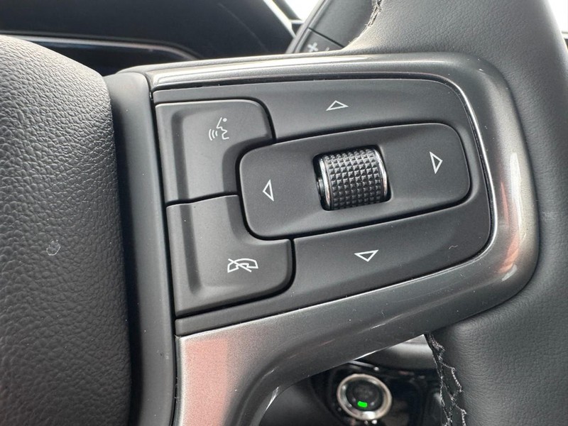 Chevrolet Silverado 2500HD Vehicle Image 14