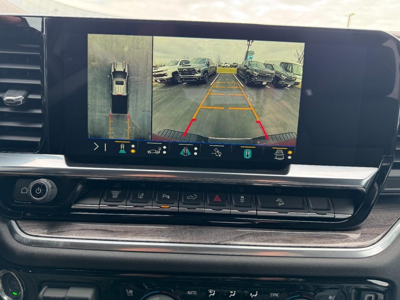 Chevrolet Silverado 2500HD Vehicle Image 18