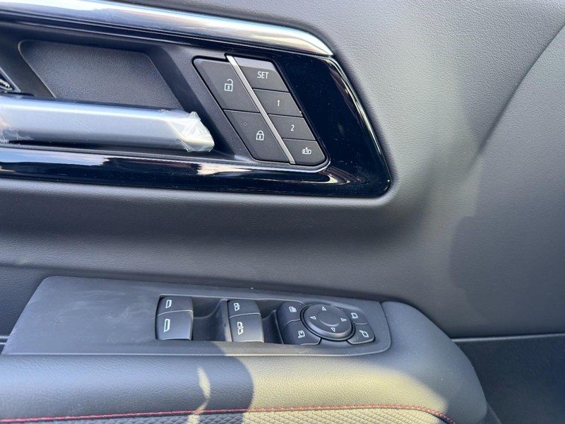 Chevrolet Tahoe Vehicle Image 09