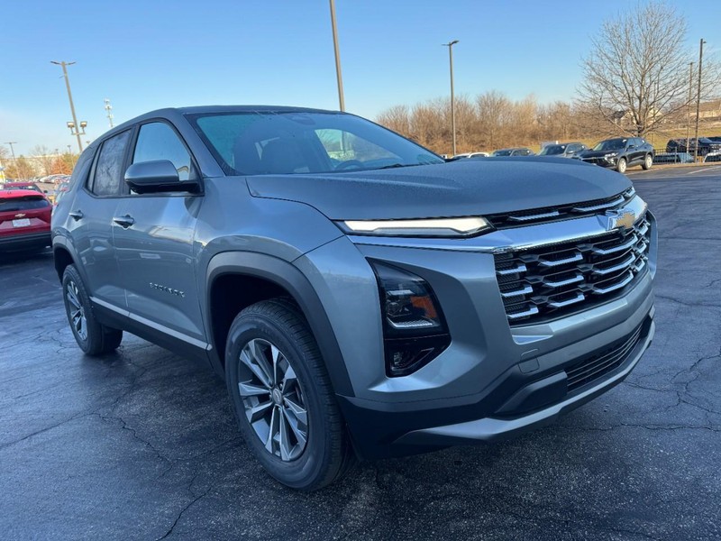 Chevrolet Equinox Vehicle Image 02