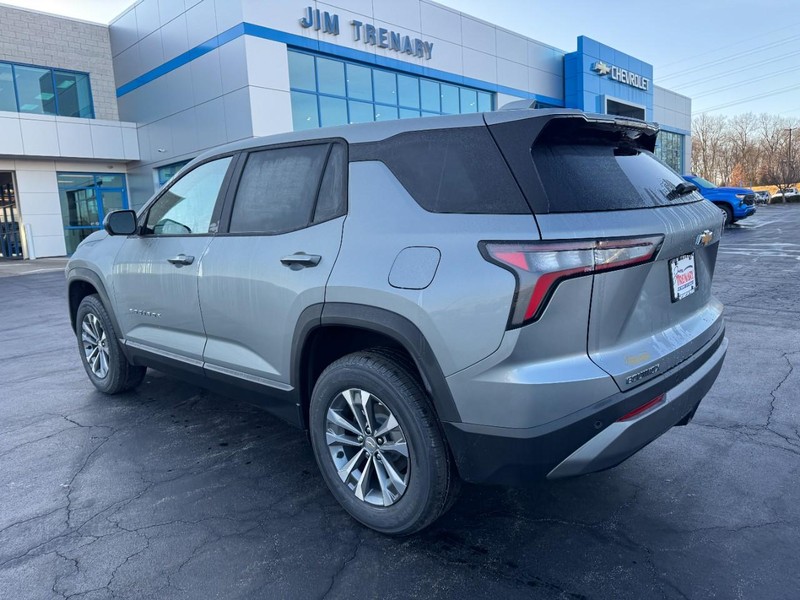 Chevrolet Equinox Vehicle Image 05