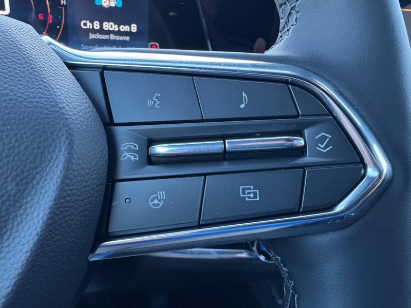 Chevrolet Equinox Vehicle Image 11