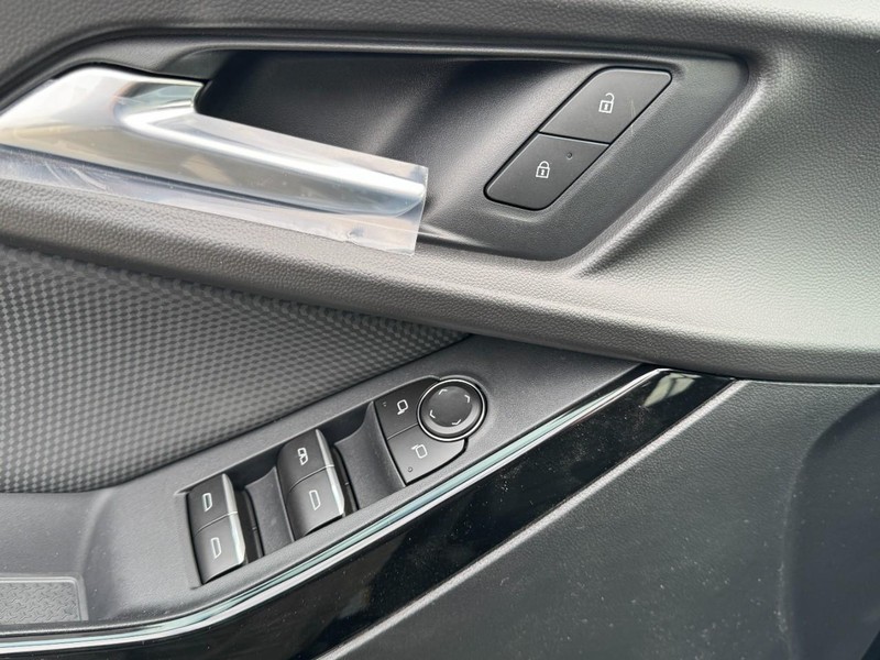 Chevrolet Equinox Vehicle Image 10