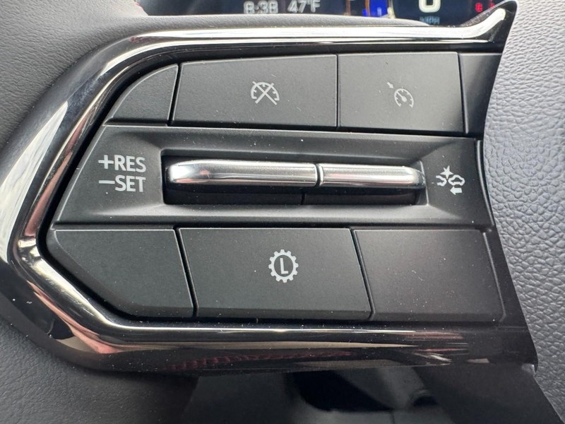 Chevrolet Equinox Vehicle Image 11