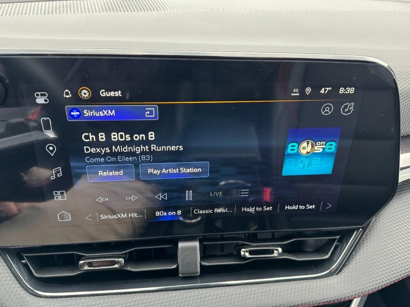 Chevrolet Equinox Vehicle Image 14