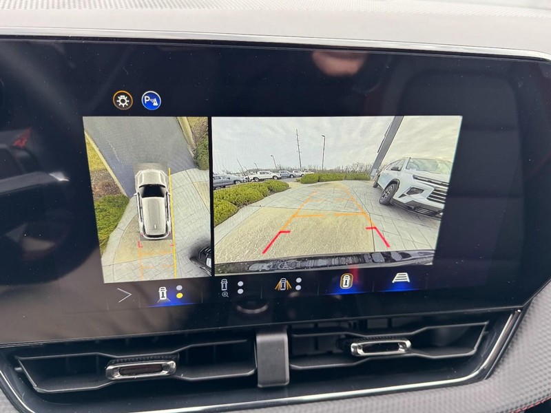 Chevrolet Equinox Vehicle Image 15