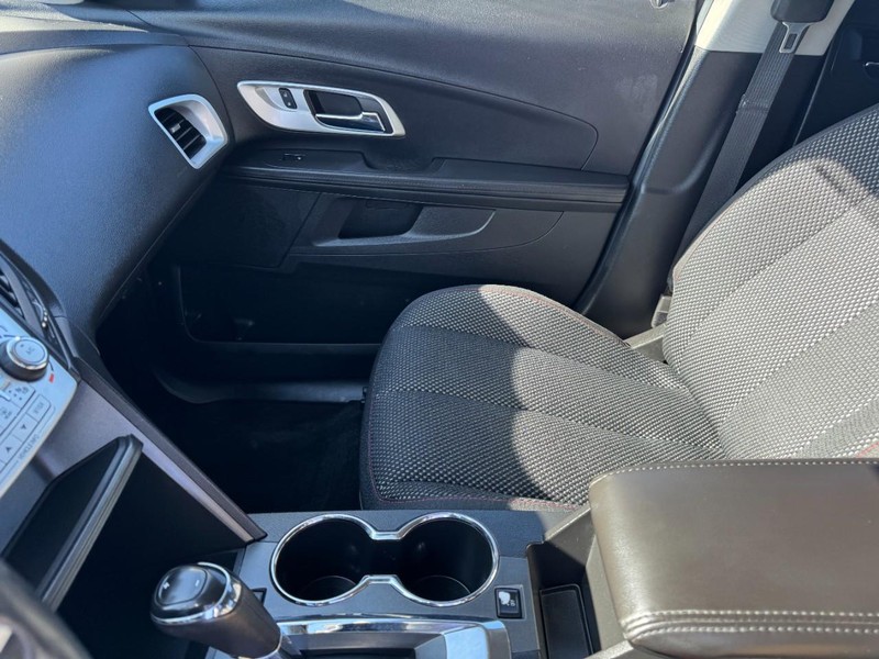 Chevrolet Equinox Vehicle Image 13