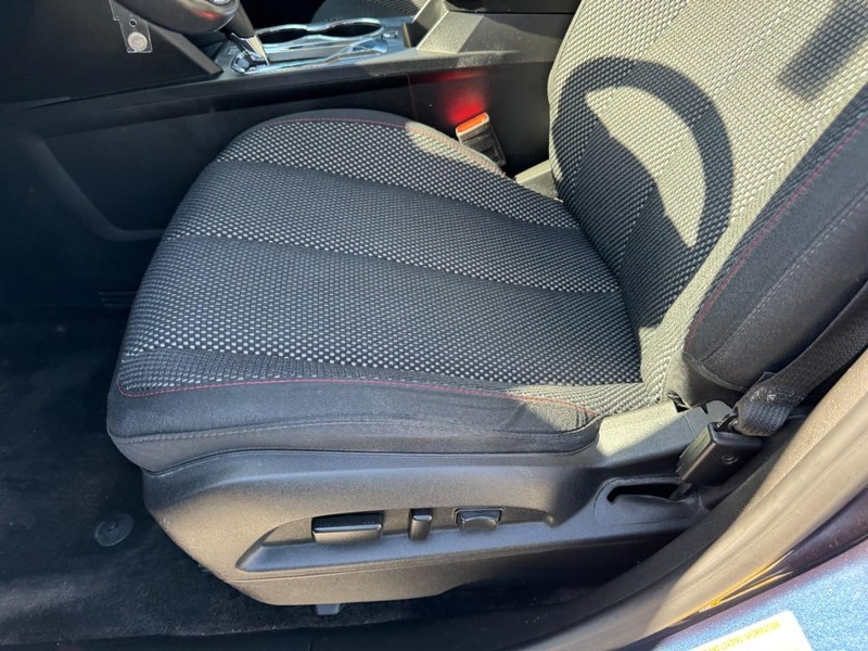 Chevrolet Equinox Vehicle Image 14