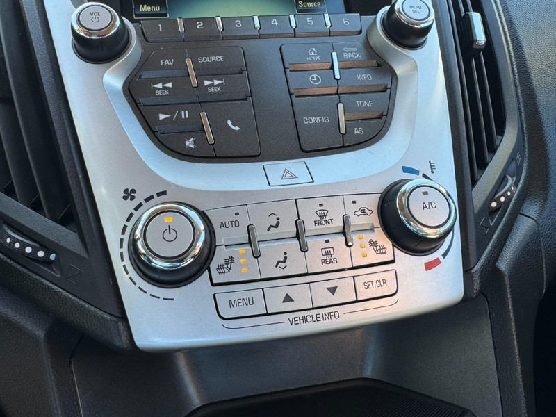 Chevrolet Equinox Vehicle Image 18