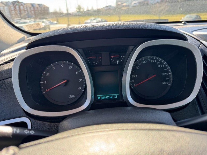 Chevrolet Equinox Vehicle Image 21