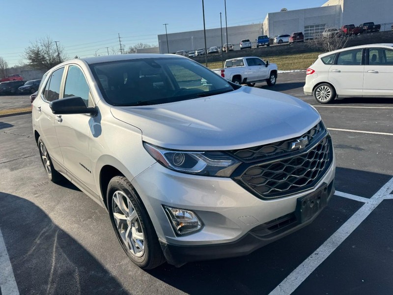 Chevrolet Equinox Vehicle Image 04