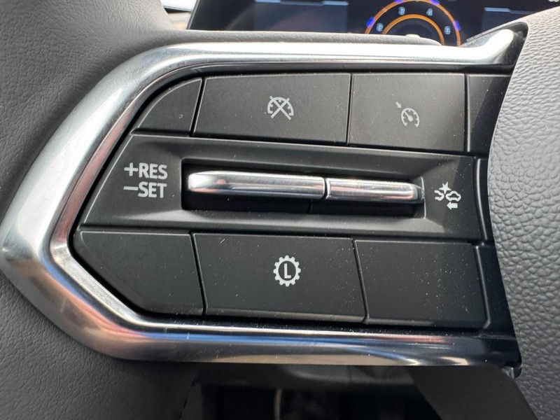 Chevrolet Equinox Vehicle Image 11