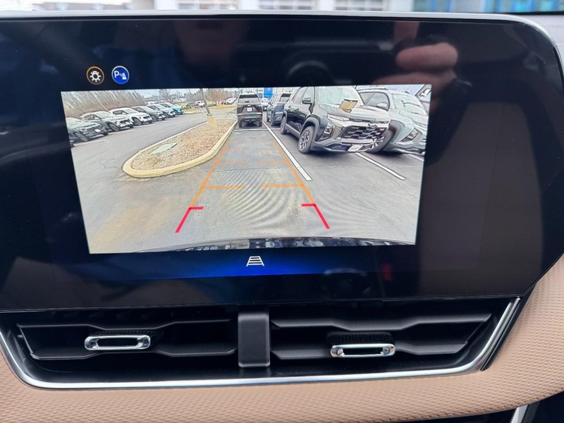 Chevrolet Equinox Vehicle Image 16