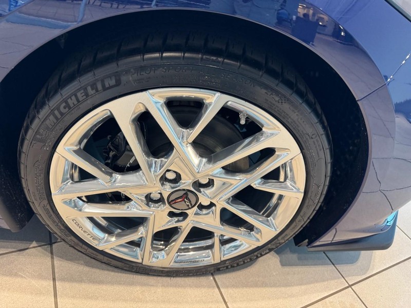 Chevrolet Corvette Vehicle Image 04