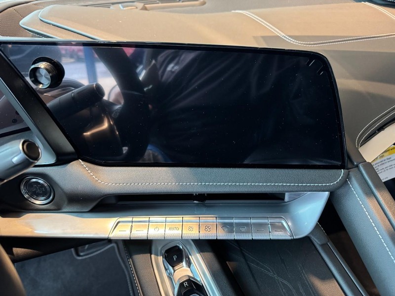 Chevrolet Corvette Vehicle Image 13