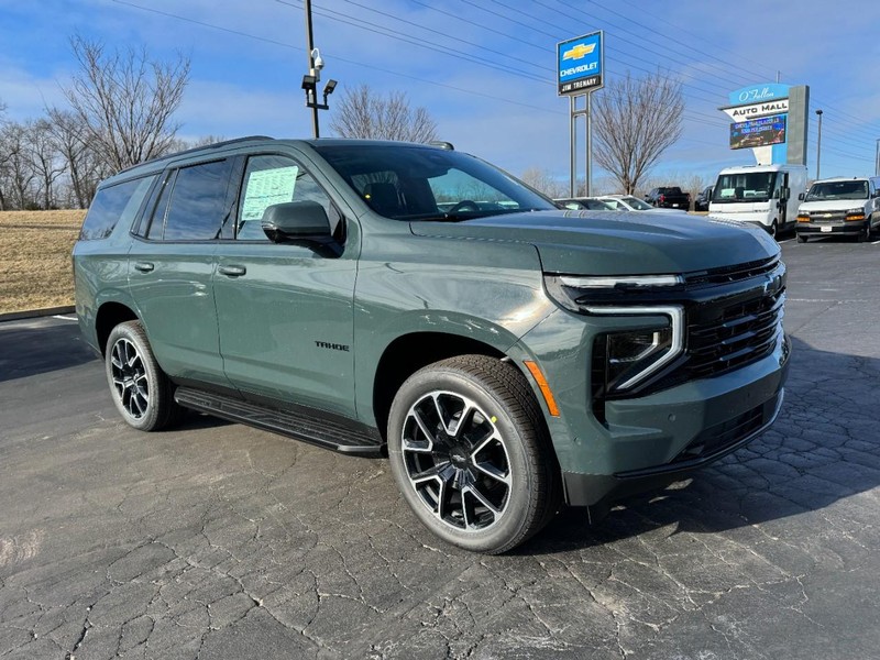 Chevrolet Tahoe Vehicle Image 02