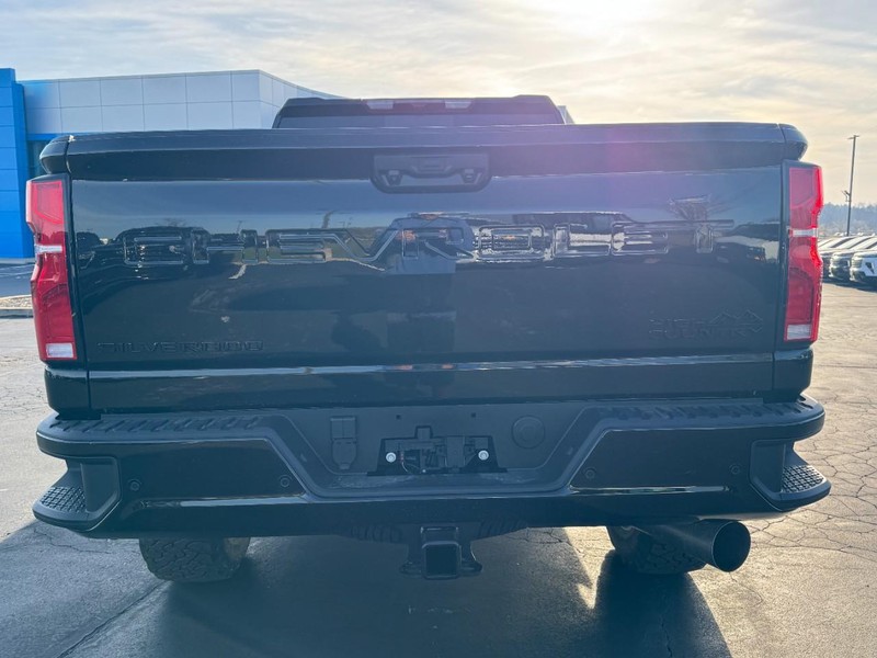 Chevrolet Silverado 2500HD Vehicle Image 05