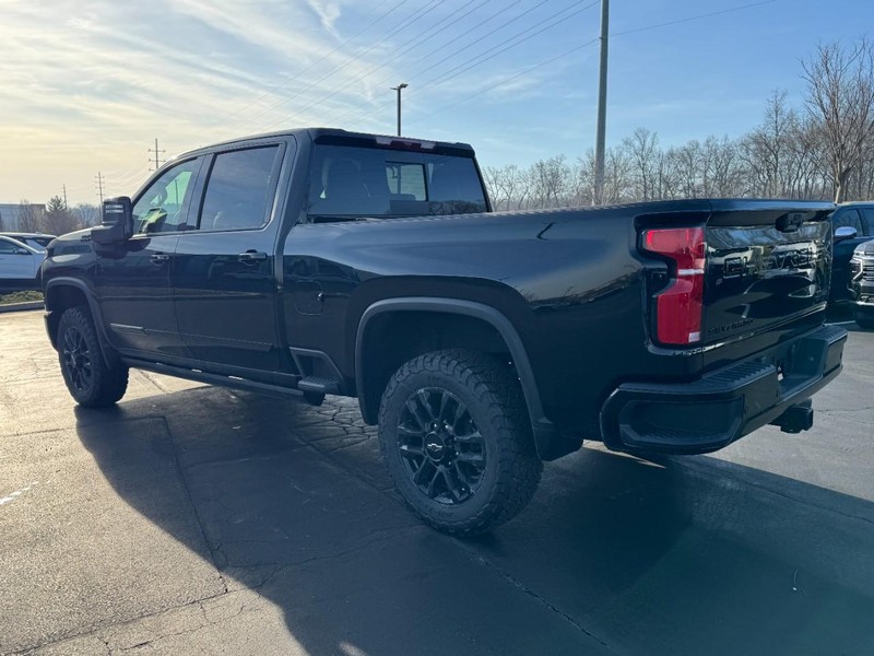 Chevrolet Silverado 2500HD Vehicle Image 06